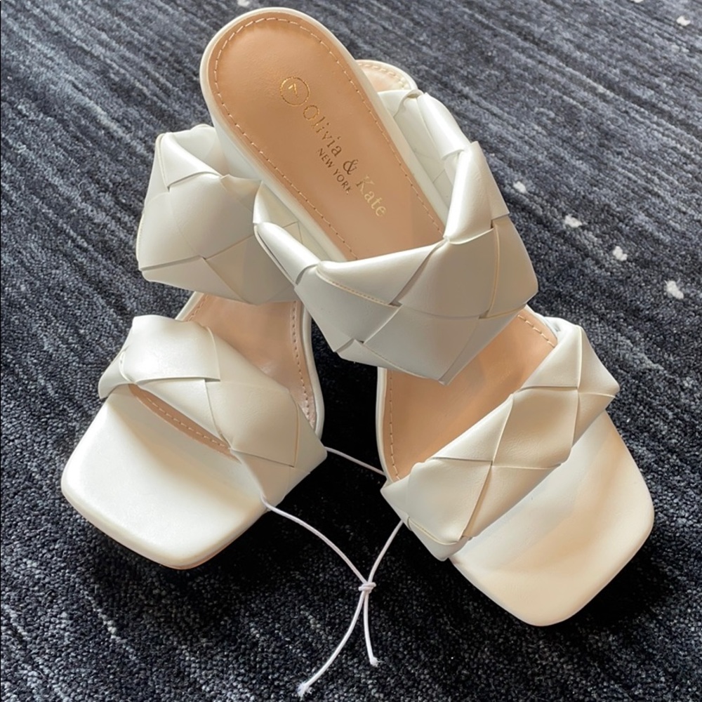 Olivia And Kate padded sandals size 7